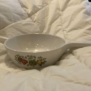 Vintage Corning Ware sauce pan.